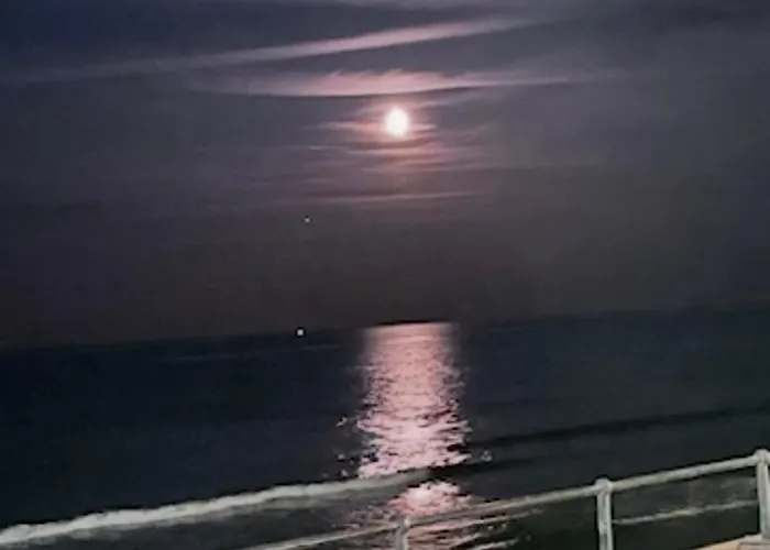 By The Sea Feriehus *